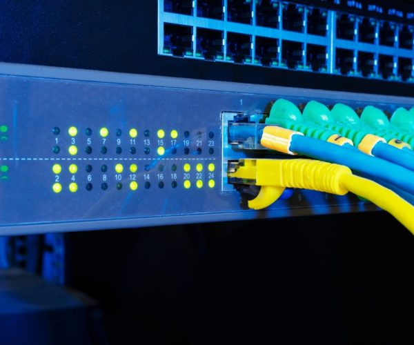 network-server-panel-on-black-background-in-technology-concept-switch-and-patch-cord-cables-in-data_t20_29pAK6